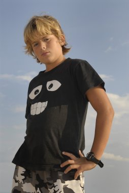 jongen in het strand