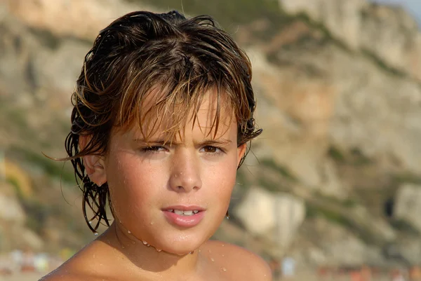Chlapec na pláži — Stock fotografie
