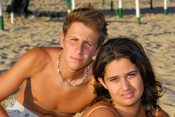 Amici sulla spiaggia — Foto Stock