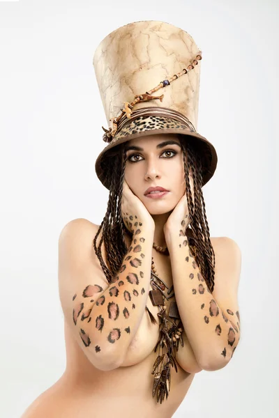 Menina leopardo — Fotografia de Stock