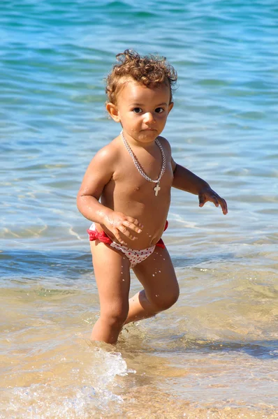 Baby in the beach — Stock Photo, Image