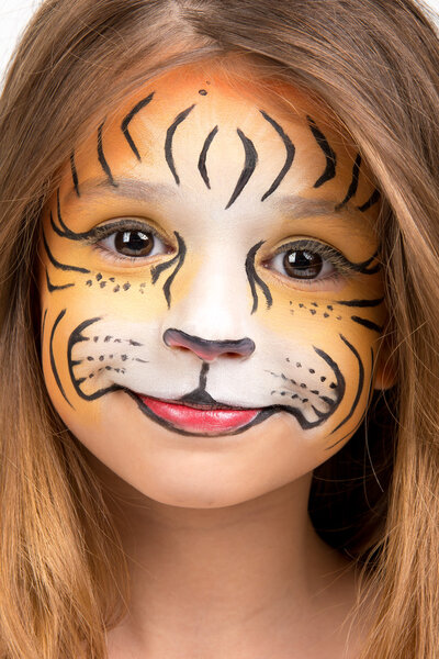 Face painting tiger