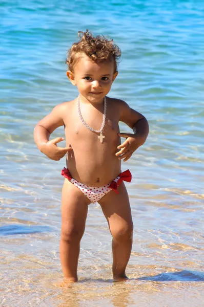 Bambino in spiaggia — Foto Stock