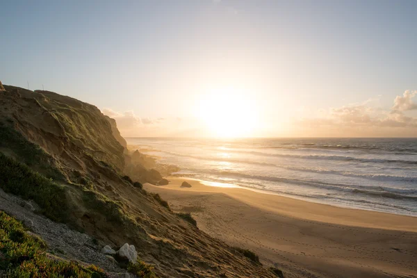 Coucher de soleil sur la plage — Photo