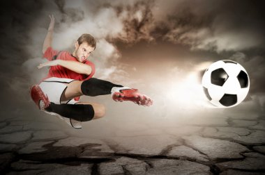 Futbol geliyor