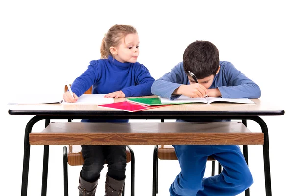 Ragazza guardando il lavoro di coleage — Foto Stock