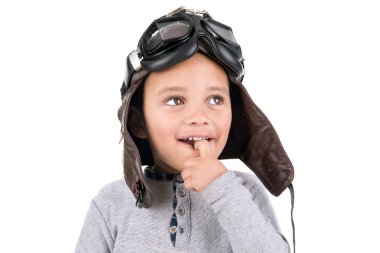 pilot kaskı ile çocuk