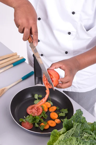 Mannelijke chef-kok met vruchten — Stockfoto