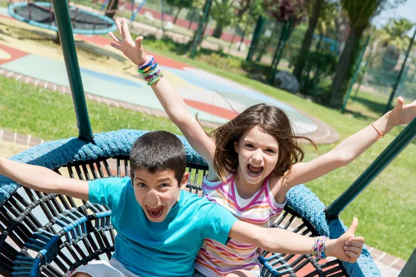 Kinderen in het park — Stockfoto