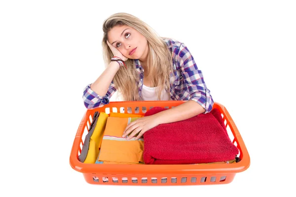 Kobieta robi pranie — Zdjęcie stockowe