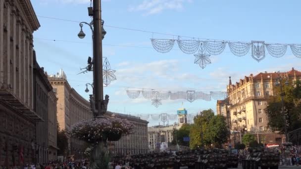 Kiev Oekraïne Augustus 2021 Trainingsparade Rijdt Veel Militair Materieel Langs — Stockvideo