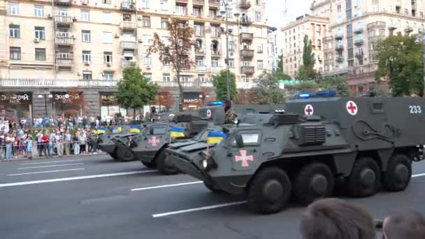 Kiev Ucrania Agosto 2021 Desfile Entrenamiento Montón Equipo Militar Está — Vídeos de Stock