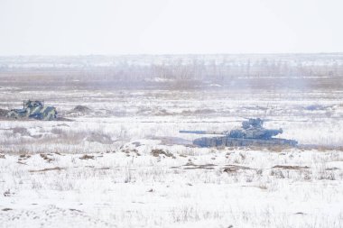 Harkiv, Ukrayna-Rusya sınırı, Ukrayna - Şubat 2022: Ukrayna ordusu Ukrayna-Rusya sınırı yakınlarında tatbikatlar düzenliyor. Savaş tatbikatları sırasında Ukrayna ordusunun askeri teçhizatı. Ukrayna Silahlı Kuvvetleri 'nin askeri teçhizatı. 