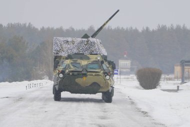 Harkiv, Ukrayna-Rusya sınırı, Ukrayna - Şubat 2022: Ukrayna ordusu Ukrayna-Rusya sınırı yakınlarında tatbikatlar düzenliyor. Savaş tatbikatları sırasında Ukrayna ordusunun askeri teçhizatı. Ukrayna Silahlı Kuvvetleri 'nin askeri teçhizatı. 
