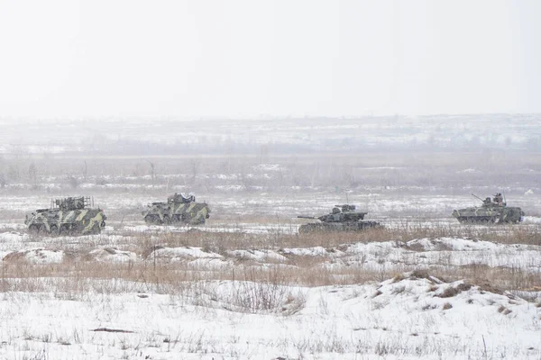 Harkiv, Ukrayna-Rusya sınırı, Ukrayna - Şubat 2022: Ukrayna ordusu Ukrayna-Rusya sınırı yakınlarında tatbikatlar düzenliyor. Savaş tatbikatları sırasında Ukrayna ordusunun askeri teçhizatı. Ukrayna Silahlı Kuvvetleri 'nin askeri teçhizatı. 