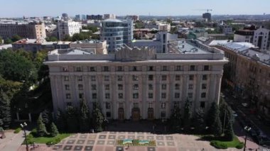 Kharkiv, Ukrayna - Eylül 2020: Harkiv Bölgesel Devlet İdaresi binasının havadan görüşü. Savaştan önce Harkov