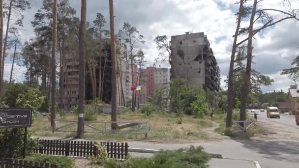 Irpin Kijev Régió Ukrajna 2022 Június Orosz Hadsereg Rakétabombázóinak Felgyújtott — Stock videók