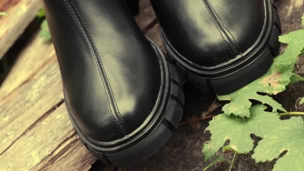 Bottes Hautes Cuisse Noire Pour Les Femmes Avec Semelles Épaisses — Video