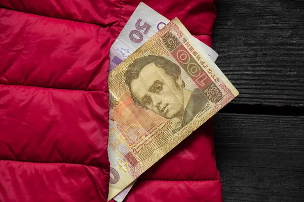 Ukraińskie Pieniądze Sto Pięćdziesiąt Hrywien Wystające Kieszeni Skórzanej Kurtki Ukraińskie — Zdjęcie stockowe