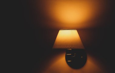 Gece lambasını yaktım.