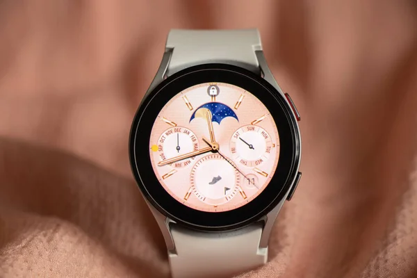 Ukraine Dnepr 2021 Smart Watch Samsung Galaxy Watch Piste Avec — Photo