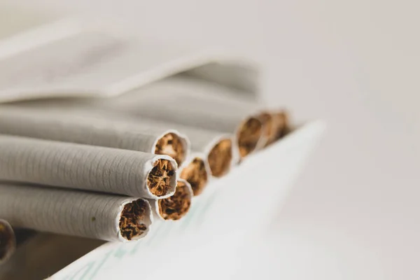 Сигареты Изолированном Фоне Крупным Планом Курение Вредные Привычки Никотин — стоковое фото