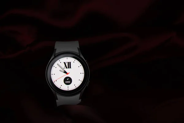 Ucrânia Dnipro 2021 Relógio Inteligente Samsung Galaxy Watch Telefone Celular — Fotografia de Stock