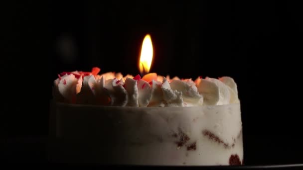 Torta Con Candela Buio Compleanno Festa — Video Stock