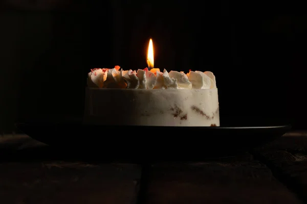 Doğum Günü Pastası Evdeki Masada Bayram Doğum Günü Pastası Pasta — Stok fotoğraf