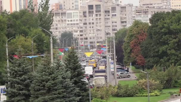 Ukrajna Dnipro 2021 Reggel Vezetek Egy Autó Mentén Központi Utcán — Stock videók