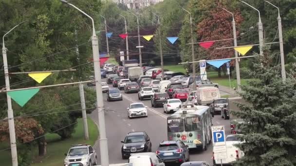 Ukraina Dniepru 2021 Rano Jadę Samochodem Wzdłuż Centralnej Ulicy Miasta — Wideo stockowe