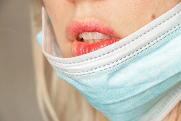 Face Girl Medical Mask Red Lipstick Her Lips Close Medicine — Fotografia de Stock