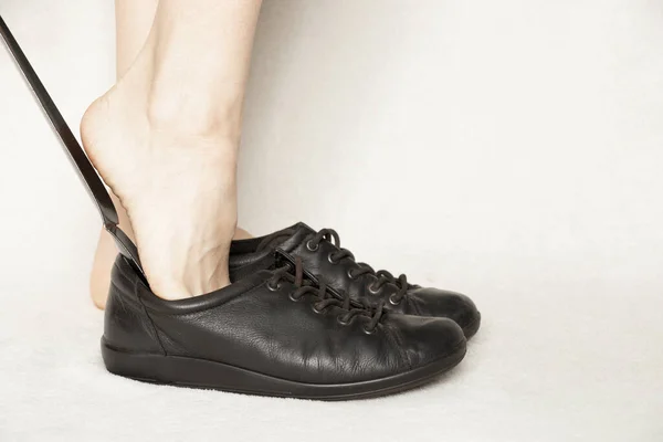 Chaussures Fille Baskets Noires Avec Chausson Sur Fond Blanc Chaussures — Photo
