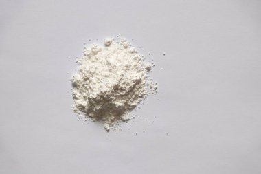 Arkaplanda beyaz toz, arkaplan için serpiştirilmiş un
