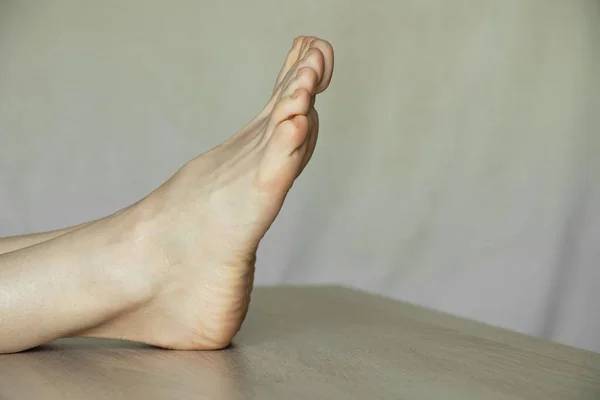 Girl Sits Her Feet Table Women Feet Table Rest — Foto Stock