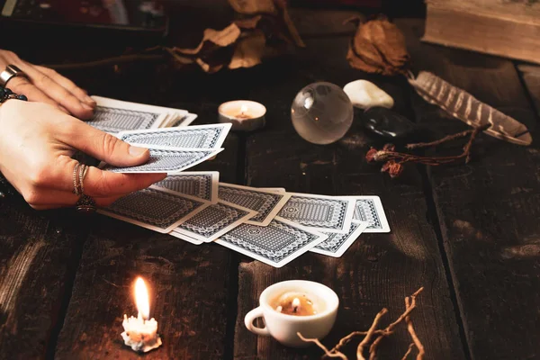 Adivino Del Tarot Magia Oculto Ciencias Ocultas Adivinación Predicciones Bruja —  Fotos de Stock