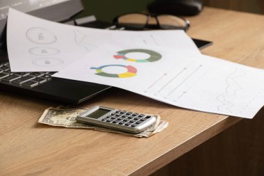 Kağıt üzerinde raporlar ve histogramlar, kağıt üzerinde analitik ve istatistikler, iş analizleri