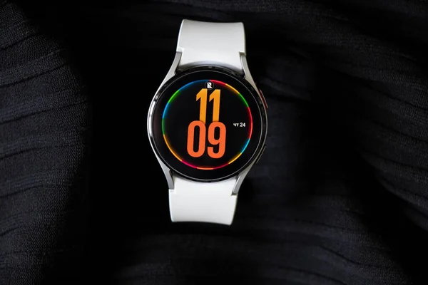 Ukraina Dnipro 2021 Smart Klocka Samsung Galaxy Watch Och Mobiltelefon — Stockfoto