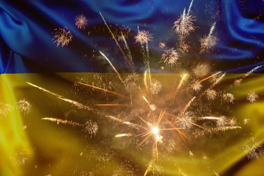 Ukrayna bayrağı ve arkaplanına karşı gökyüzünde selamlar, sarı-mavi, Ukrayna 'da barış, savaş yok, Ukrayna' da sıkıyönetim, Ukrayna 'da zafer