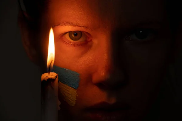 Cara Niña Con Bandera Nacional Ucrania Amarillo Azul Cara Del — Foto de Stock