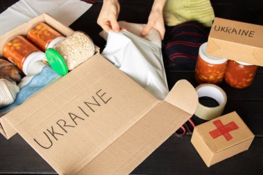 Rusya 'da savaş sırasında acı çeken insanlara yardım etmek, Ukrayna' daki savaşı durdurmak, insani yardım 2022