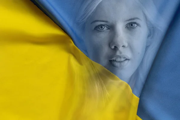 Желто Синий Национальный Флаг Украины Лицо Девушки Остановить Войну Мир — стоковое фото