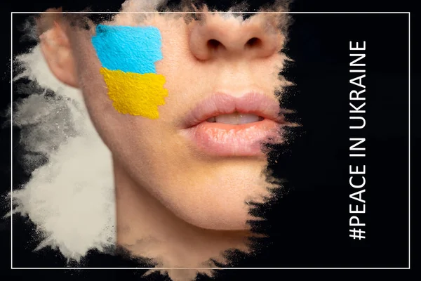 Das Gesicht Eines Mädchens Mit Der Nationalflagge Der Ukraine Gelb — Stockfoto