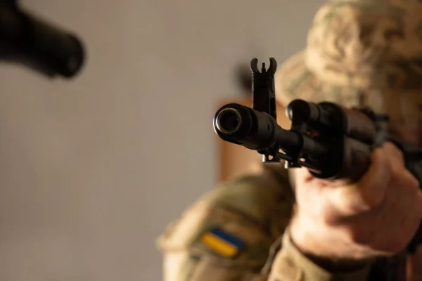 Ukrainian Soldier Military Uniform Holds Machine Gun War Ukraine Protection — 스톡 사진