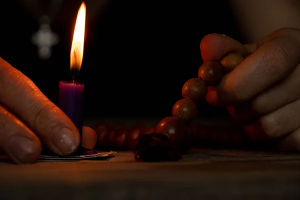 Woman Wooden Rosary Bible Vomited Candles Dark Woman Prays Praying — Stok fotoğraf