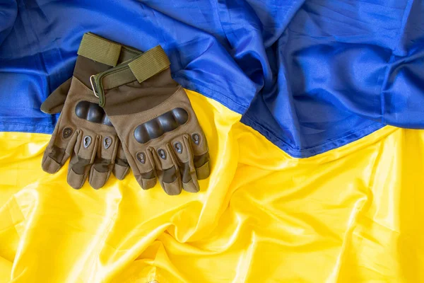 Guantes Protección Militar Encuentran Bandera Ucrania Amarillo Azul Guerra Ucrania —  Fotos de Stock