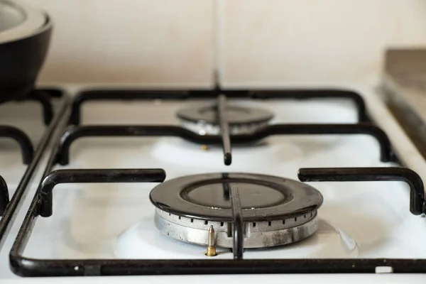 Газовая плита на кухне, газовая плита, кухонная техника — стоковое фото
