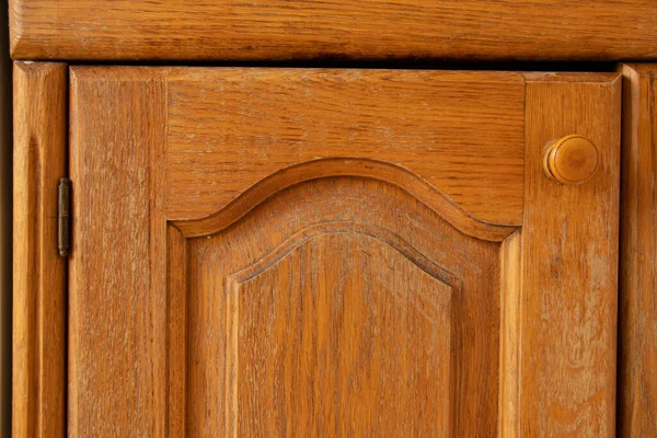 背景として古いキッチン木製の茶色のキャビネット キッチン家具 キャビネットのドア — ストック写真