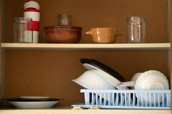 Armário Cozinha Velha Com Utensílios Cozinha Apartamento Pratos Cozinha Nas — Fotografia de Stock