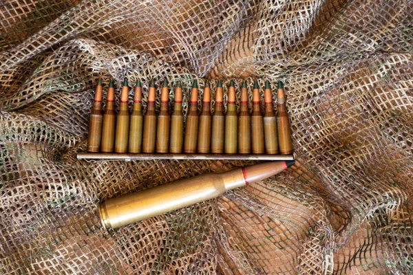 Kulor Ligger Grön Kamouflage Bakgrund Militära Vapen Ammunition Depå — Stockfoto